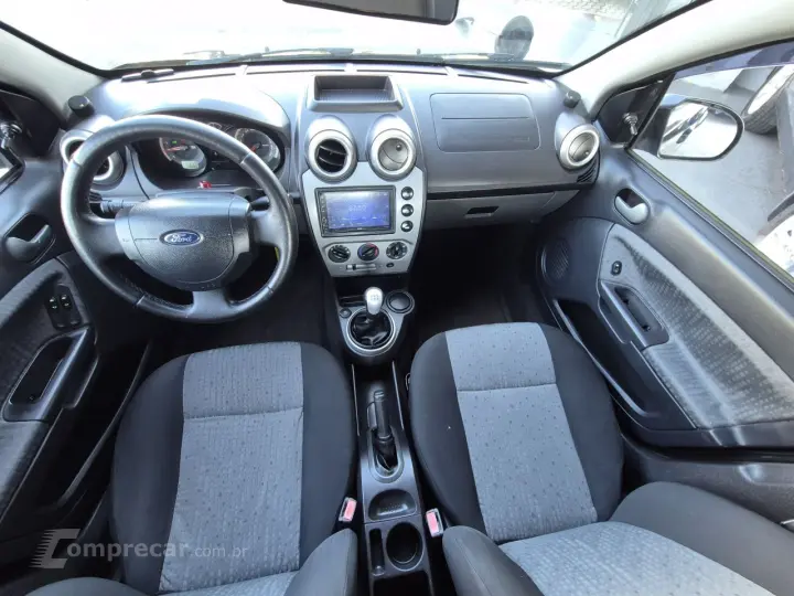 Fiesta Sedan SE 1.6 8V Flex 4p