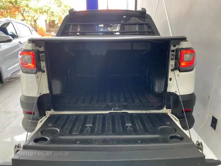 Strada Freedom 1.3 Flex 8V CD