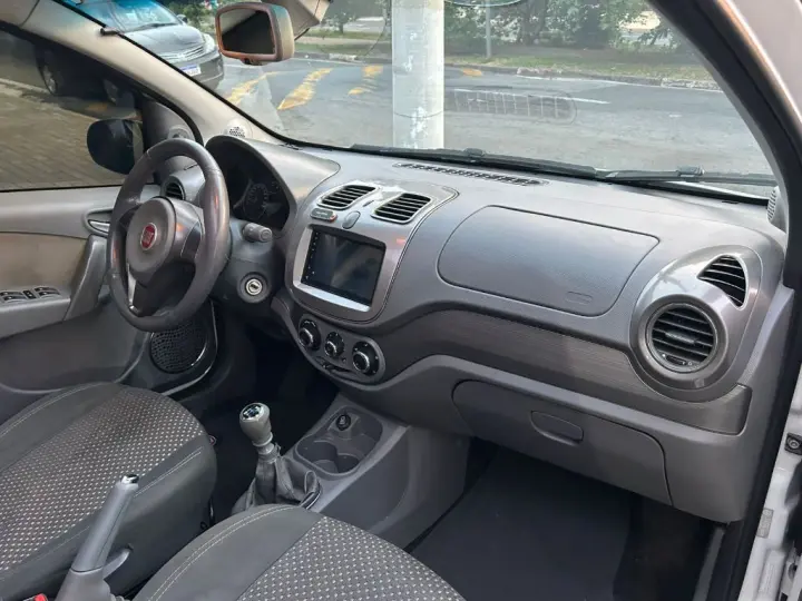 Grand Siena ESSENCE 1.6 Flex 16V