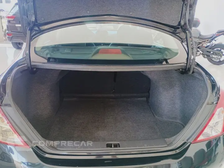 Versa Sedan 1.6 16V 4P FLEX SL