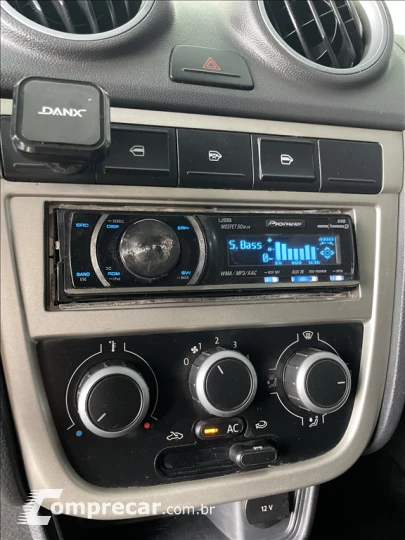VOYAGE 1.0 MI 8V FLEX 4P MANUAL