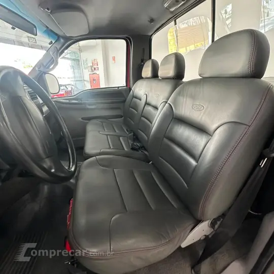 F-250 4.2 XLT 4X2 CS V6