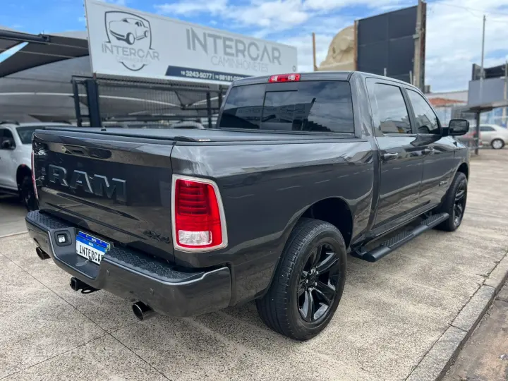 CLASSIC 5.7 V8 Laramie CD 4X4