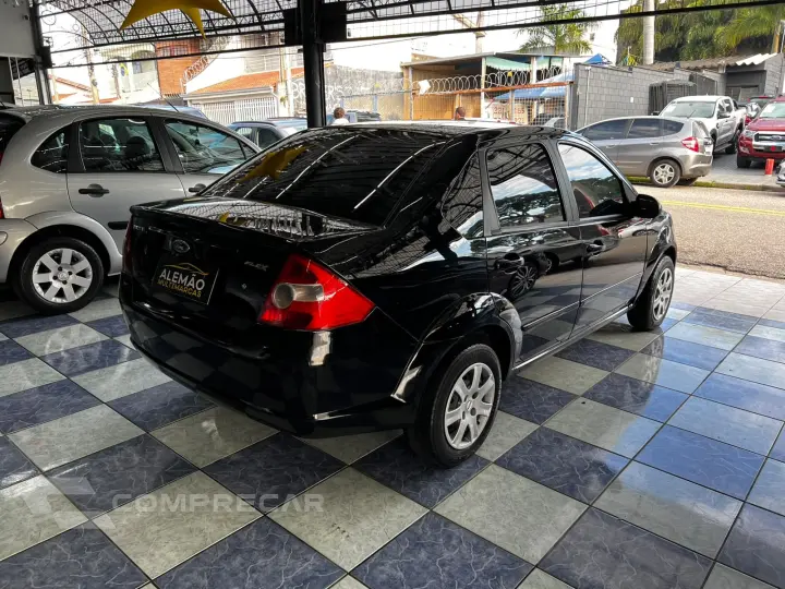 FIESTA 1.6 MPI Class Sedan 8V