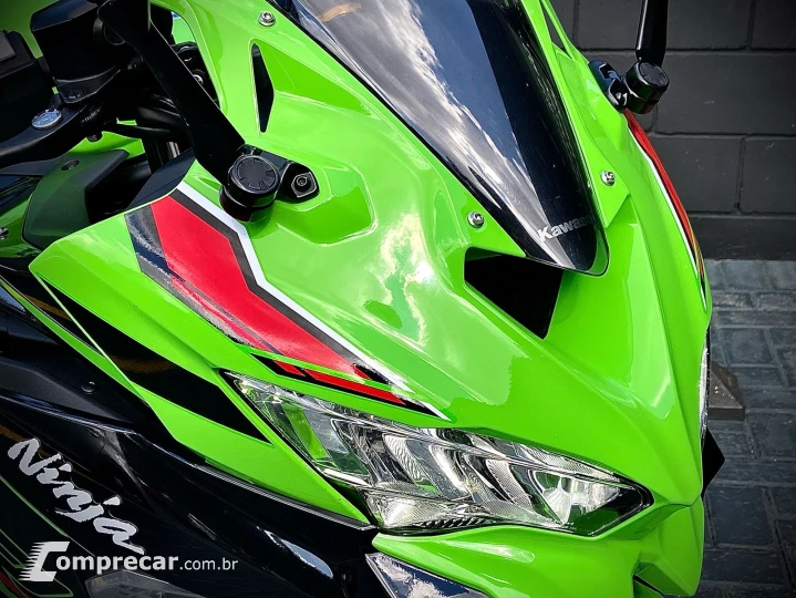 NINJA ZX-4R