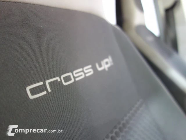 CROSS UP - 1.0 TSI 12V 4P MANUAL