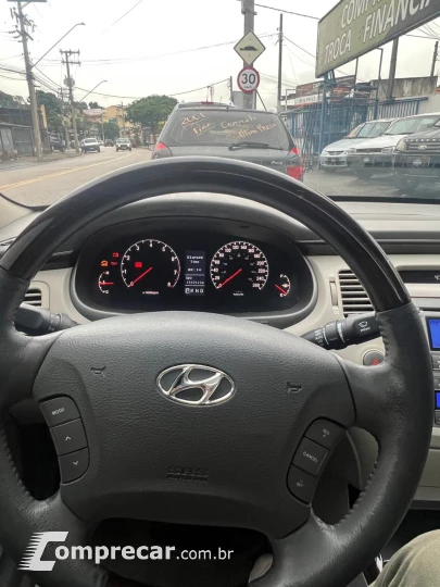 AZERA 3.3 MPFI GLS Sedan V6 24V
