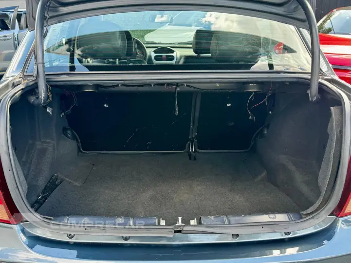 CORSA 1.4 MPFI Premium Sedan 8V