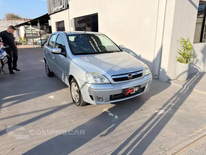 CORSA SEDAN PREMIUM