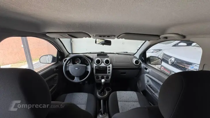 FIESTA 1.6 MPI Class Hatch 8V