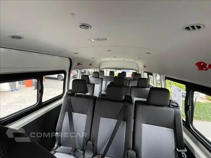 HIACE 2.8 D-4d Turbo Minibus 15+1 DX