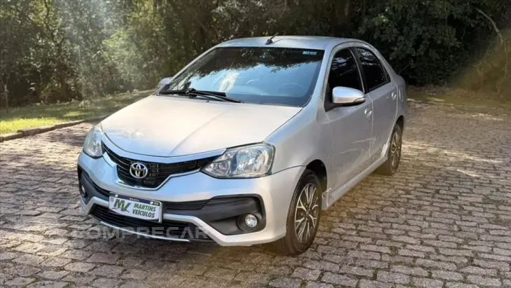ETIOS 1.5 PLATINUM SEDAN 16V FLEX 4P AUTOMÁTICO