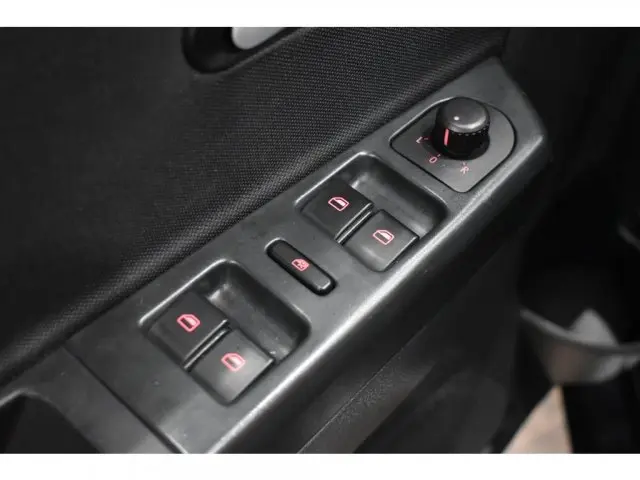 FOX - 1.0 MI 8V 4P MANUAL