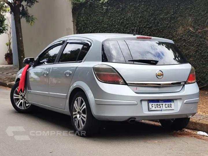VECTRA 2.0 MPFI GT HATCH 8V FLEX 4P MANUAL
