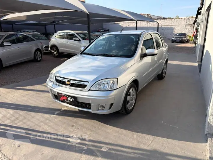 CORSA SEDAN PREMIUM