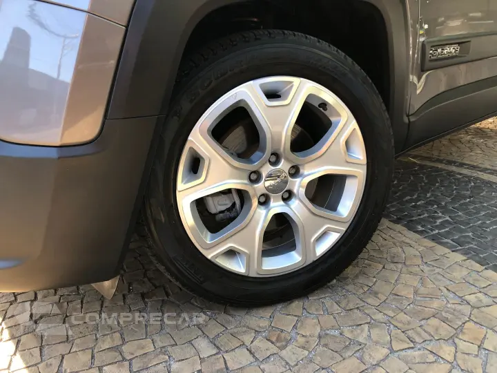 Renegade 1.8 16V Flex Limited 4P Automático