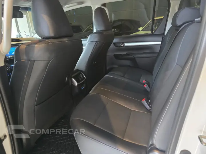 HILUX 2.8 D-4D TURBO DIESEL CD SRX 4X4 AUTOMÁTICO