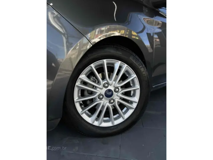 KA 1.5 TI-VCT FLEX TITANIUM AUTOMÁTICO