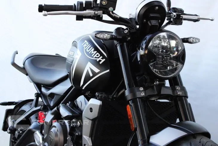 TRIUMPH TRIDENT 660