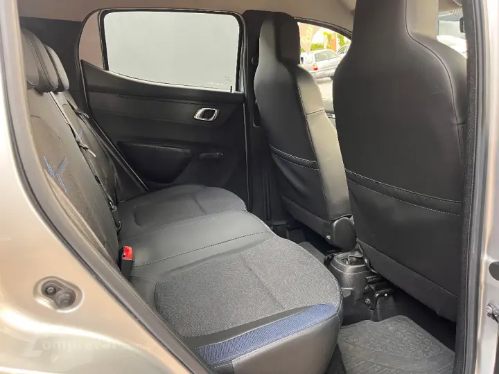 KWID Intense 1.0 Flex 12V 5p Mec.