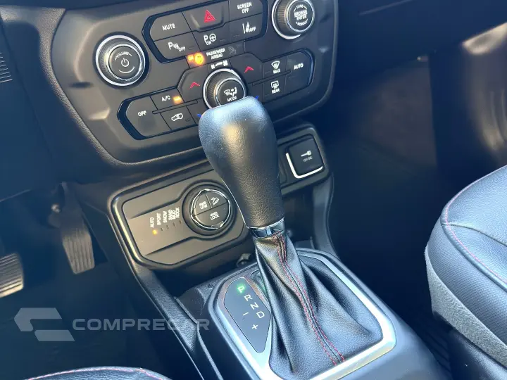 RENEGADE 1.3 T270 TURBO FLEX TRAILHAWK 4X4 AT9