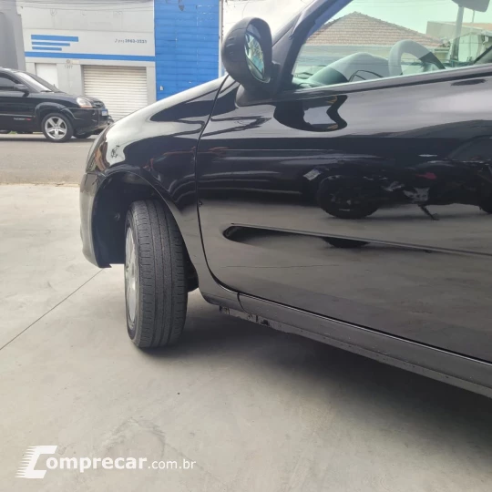 Clio Authentique 1.0/1.0 Hi-Power 16V 3p
