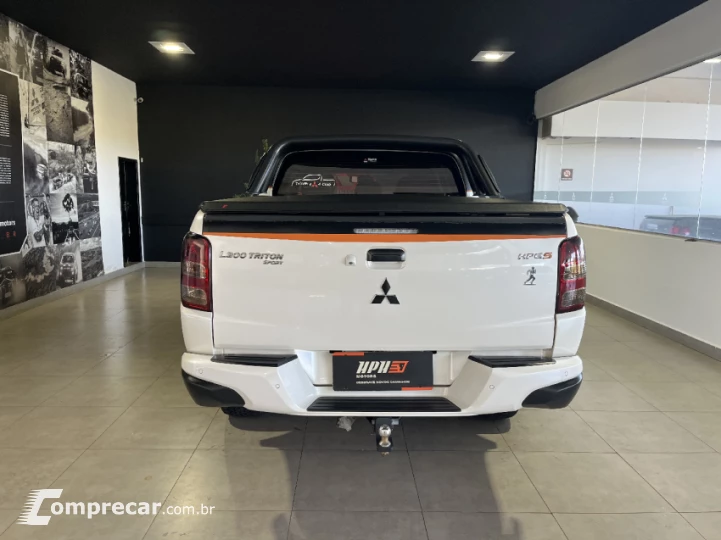 L200 TRITON 2.4 16V Turbo Sport Hpe-s CD 4X4