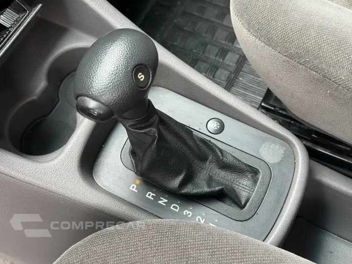 ZAFIRA 2.0 MPFI ELEGANCE 8V FLEX 4P AUTOMÁTICO