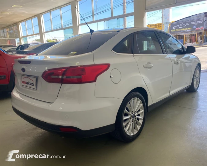 FOCUS 2.0 TITANIUM SEDAN 16V FLEX 4P POWERSHIFT