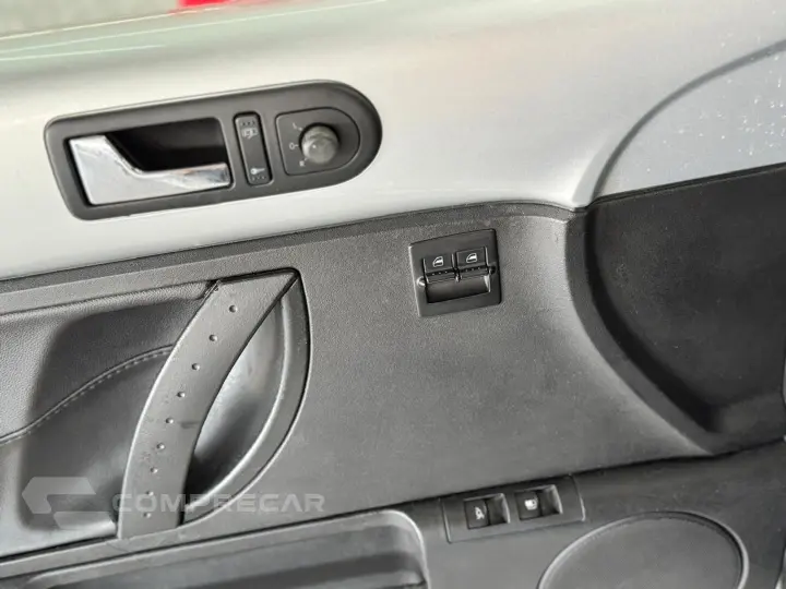 New Beetle 2.0 Mi 8V Gasolina 2P Automático