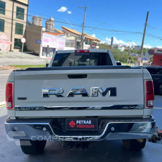 2500 6.7 I6 Turbo Laramie CD 4X4