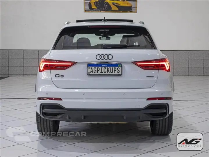 Q3 2.0 40 TFSI Performance Black Quattro