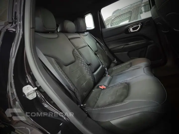 COMPASS 2.0 HURRICANE 4 TURBO GASOLINA BLACKHAWK AT9