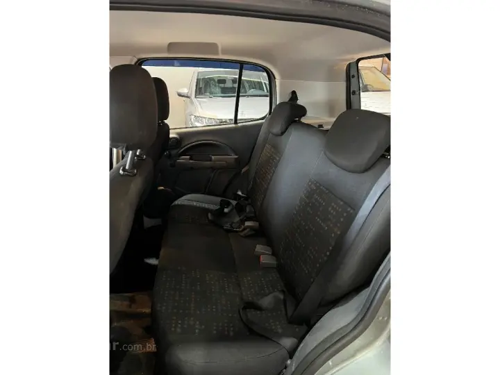 UNO 1.0 EVO VIVACE 8V FLEX 4P MANUAL