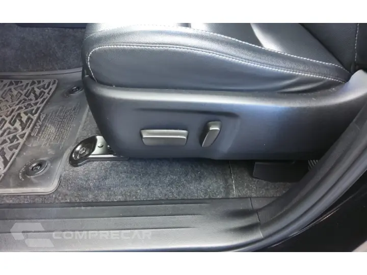 HILUX SW4 2.8 D-4D TURBO DIESEL SRX 7L 4X4 AUTOMÁTICO
