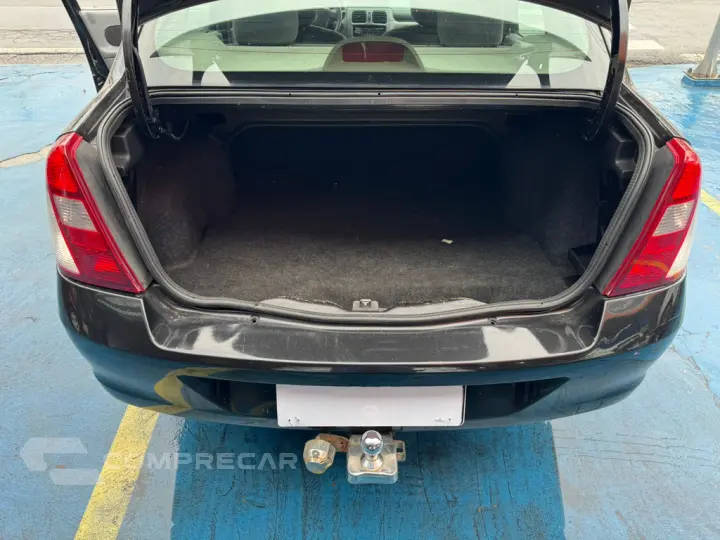 Clio Sedan