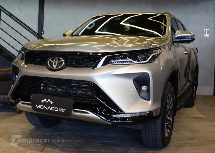 Hilux SW4 2.8 16V 4P SRX PLATINUM 4X4 7 LUGARES TURBO DIESEL