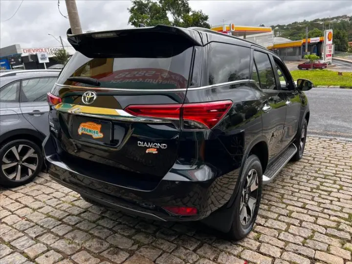 HILUX SW4 2.8 SRX Diamond 4X4 7 Lugares 16V Turbo Intercoole