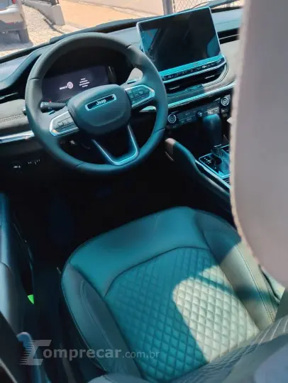 Commander 1.3 16V 4P FLEX T270 OVERLAND TURBO AUTOMÁTICO