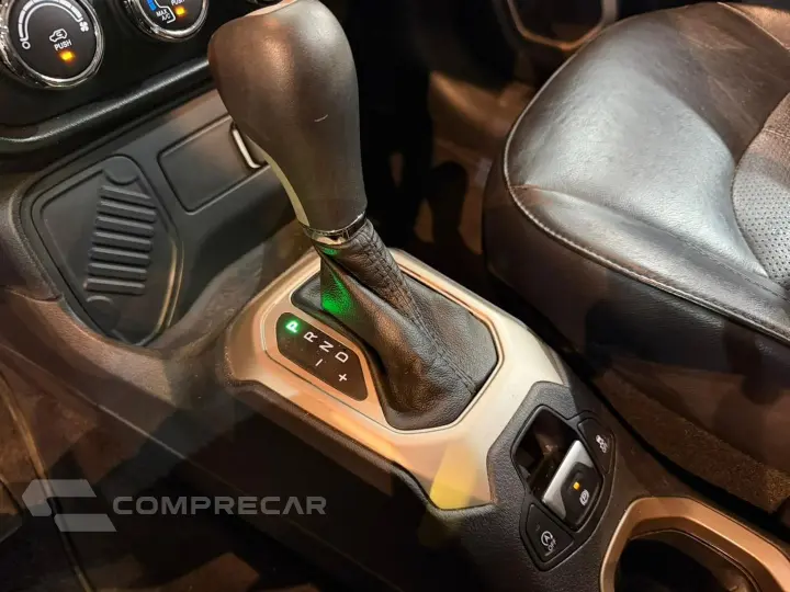 Renegade 1.8 16V Flex 4P Automático