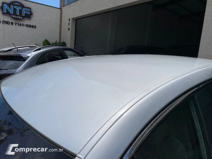 AZERA 3.0 MPFI GLS V6 24V