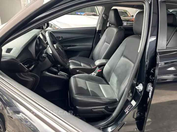 YARIS XLS Sedan 1.5 Flex 16V 4p Aut.