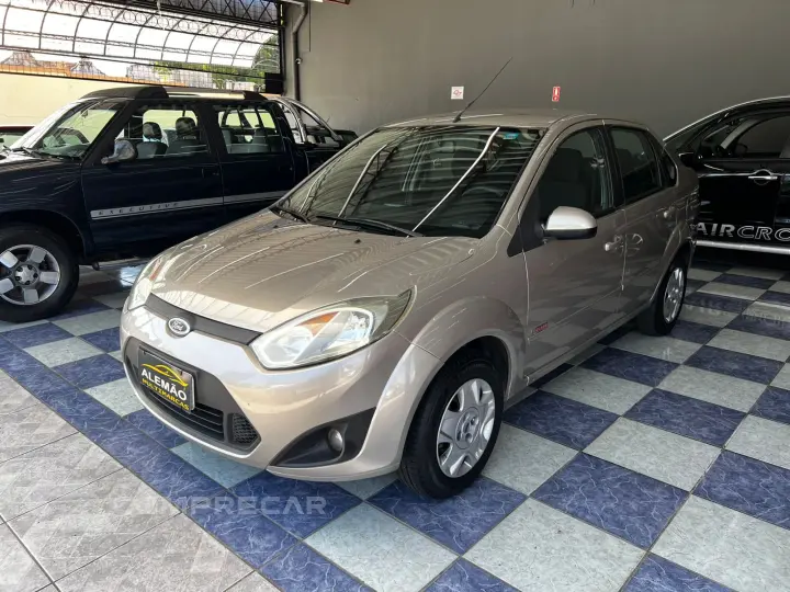 FIESTA 1.6 MPI Class Sedan 8V