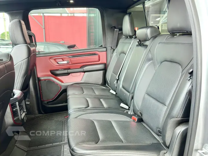 1500 5.7 V8 GASOLINA REBEL CD 4X4 AUTOMÁTICO