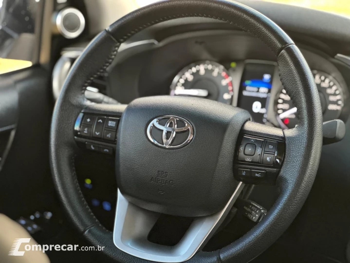 HILUX 2.8 D-4D TURBO DIESEL CD SRX 4X4 AUTOMÁTICO