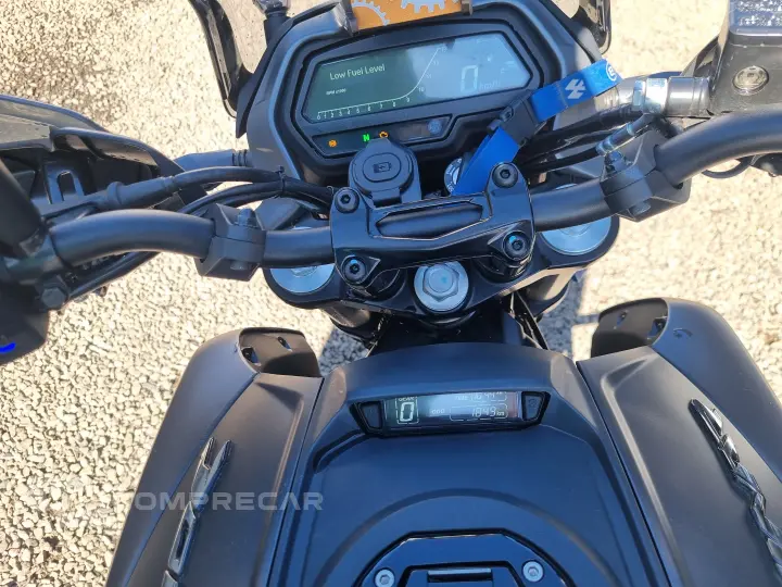 Dominar 400