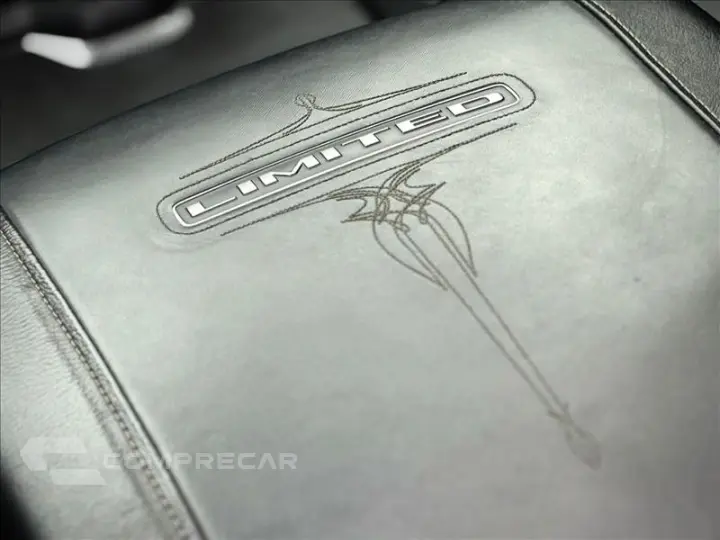 1500 5.7 V8 Limited CD 4X4