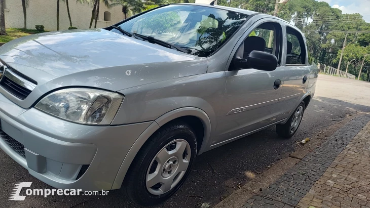CORSA 1.4 MPFI Maxx Sedan 8V