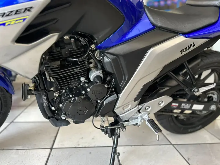 FZ25 ABS