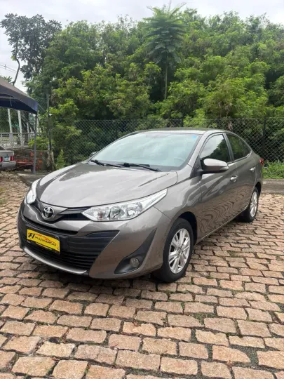 YARIS 1.5 16V Sedan XL